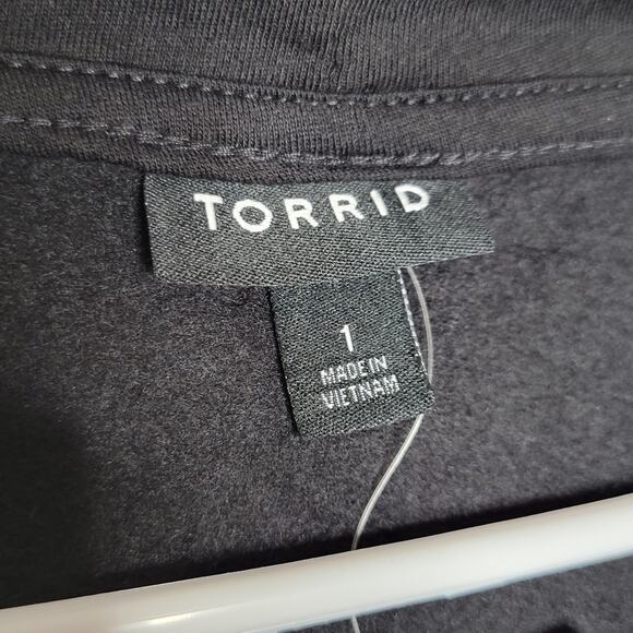 Torrid Lace Up Black Fleece Hoodie with Snake & Roses Graphic, size 1 - Picture 5 of 7